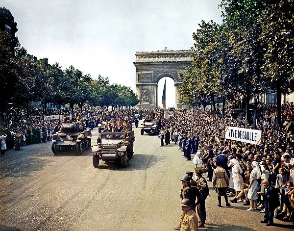 Eliberarea Parisului în august 1944